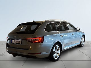 Skoda Superb Kombi 2.0 4×4 L&K Dragkrok Dvärm Canton Navi Kamera S&V – bild 6