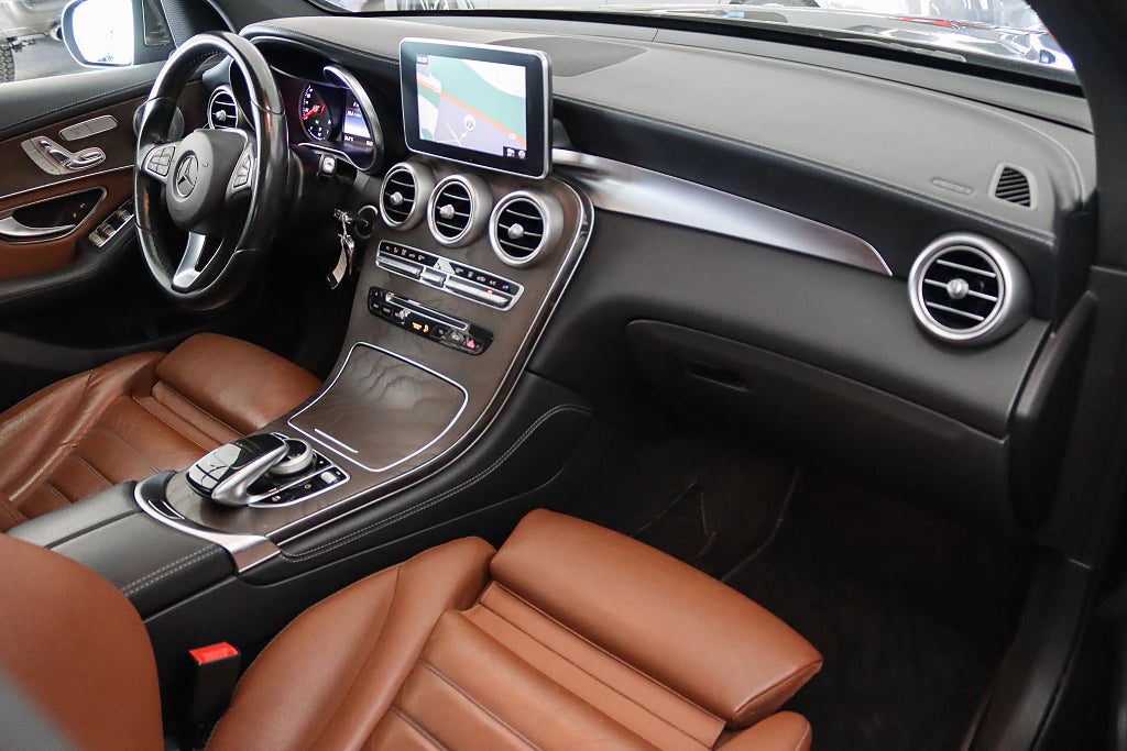 Mercedes-Benz GLC 250 d 4MATIC Exclusive 360° Burmester Värm 1 ägare Drag