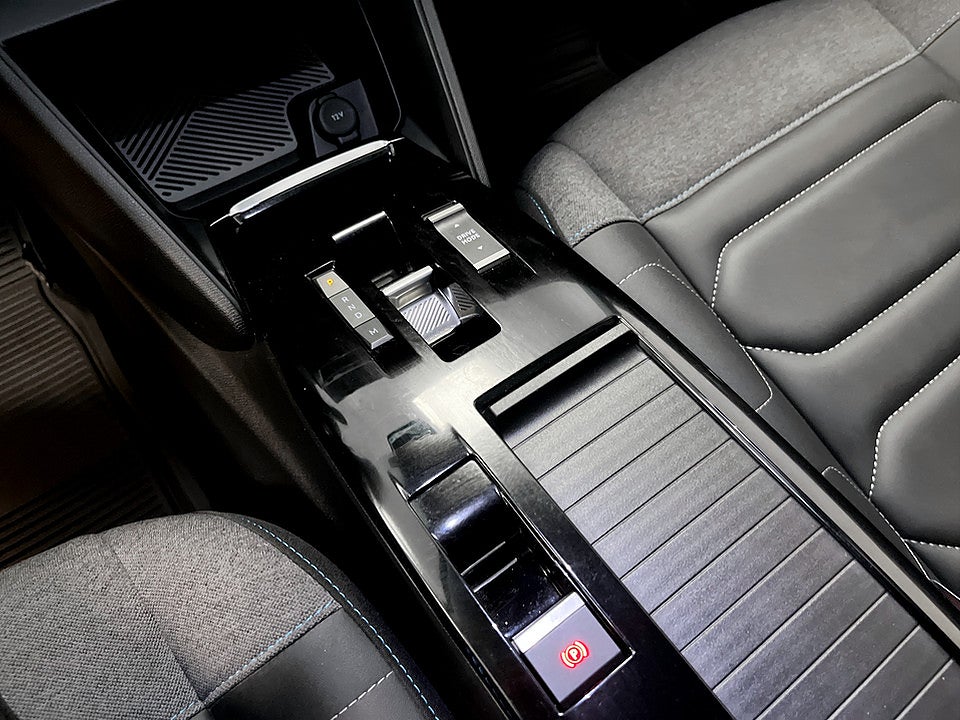 Bild på Citroën C4-X Shine 1.2 PT 130hk Aut B-KAMERA CARPLAY