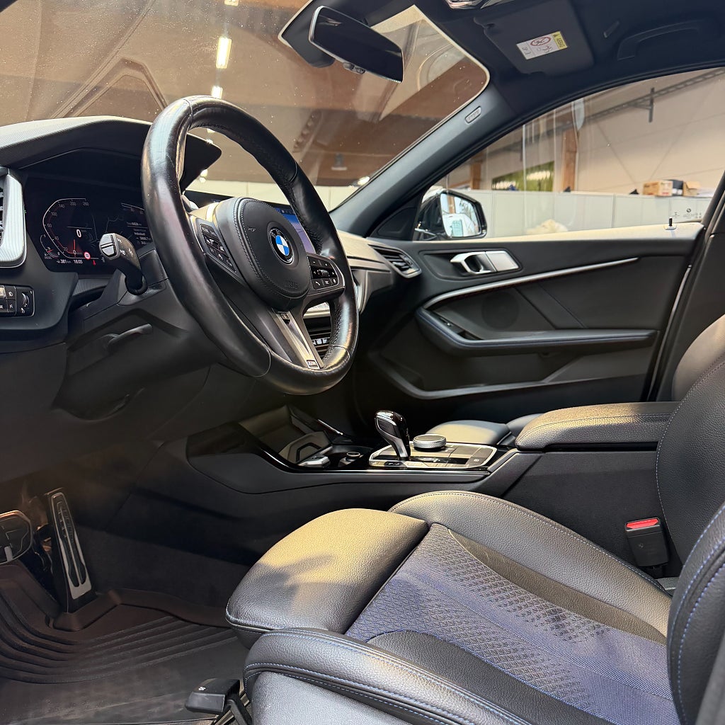 BMW 120d xDrive M Sport Backkamera HiFi Apple Carplay Dragkrok