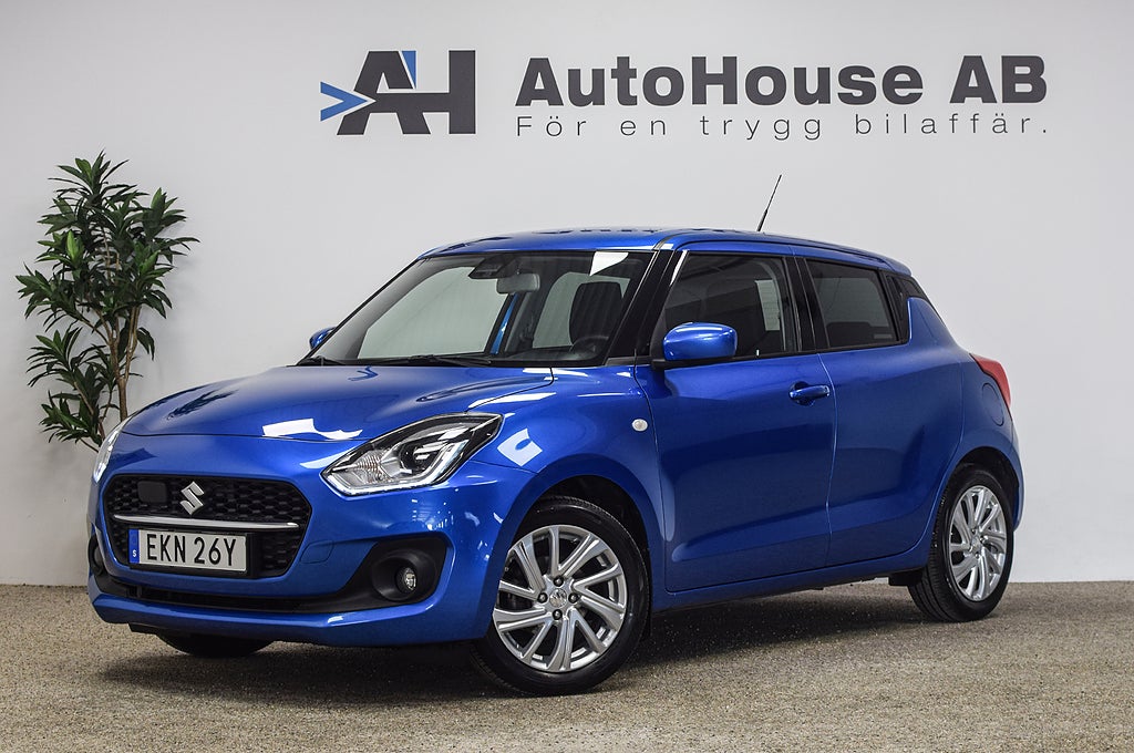 Suzuki Swift Hybrid Backkamera Radarfarthållare M-värmare Nyservad