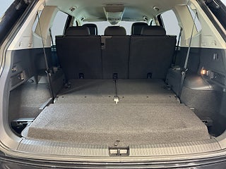 Volkswagen Tiguan Allspace 7-sits 2.0 TDI 4M GT Drag Kamera Mvärm CarPlay – bild 12