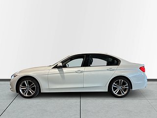 BMW 320 i Sedan Sport line Värmare Kamkedja P-sens S&V-däck
