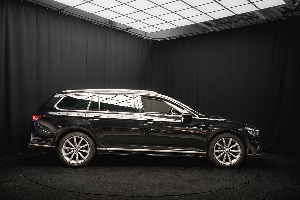 Volkswagen Passat TDI 4M R-LINE DRAG PANO MATRIX D-VÄRM 1-ÄGARE MOMS