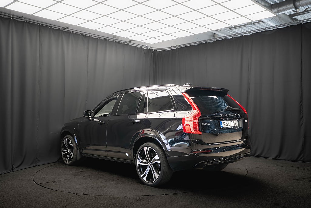 Volvo XC90 Recharge T8 AWD ULTIMATE DARK 7-sits B&W LUFT 22'' MOMS