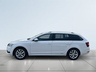 Skoda Octavia Kombi 1.5 TSI Sov-däck/Kamera/P-sens/Skinn/Lågskatt