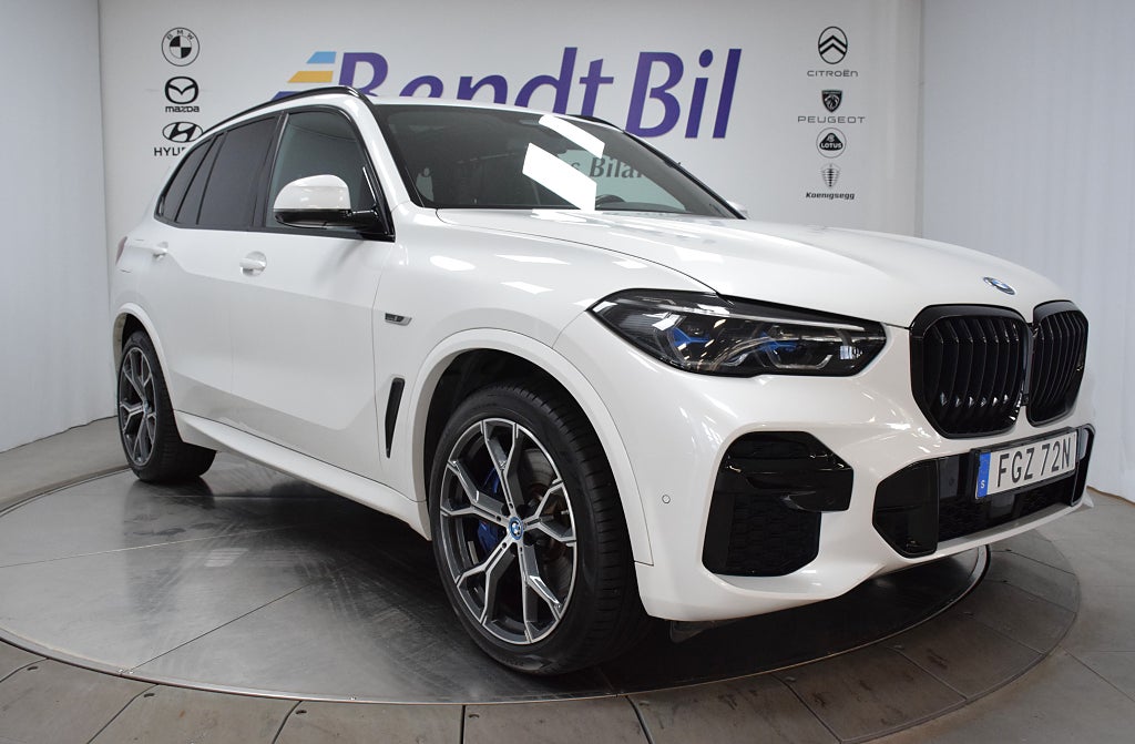 BMW X5 xDrive45e Innovation Edition / Ferrita / Komfortstol
