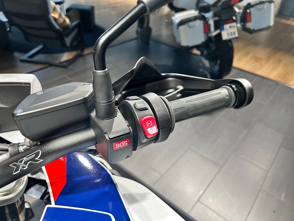 BMW S1000XR /Kamera/3 väskor/Serviceavtal/Kraschbågar
