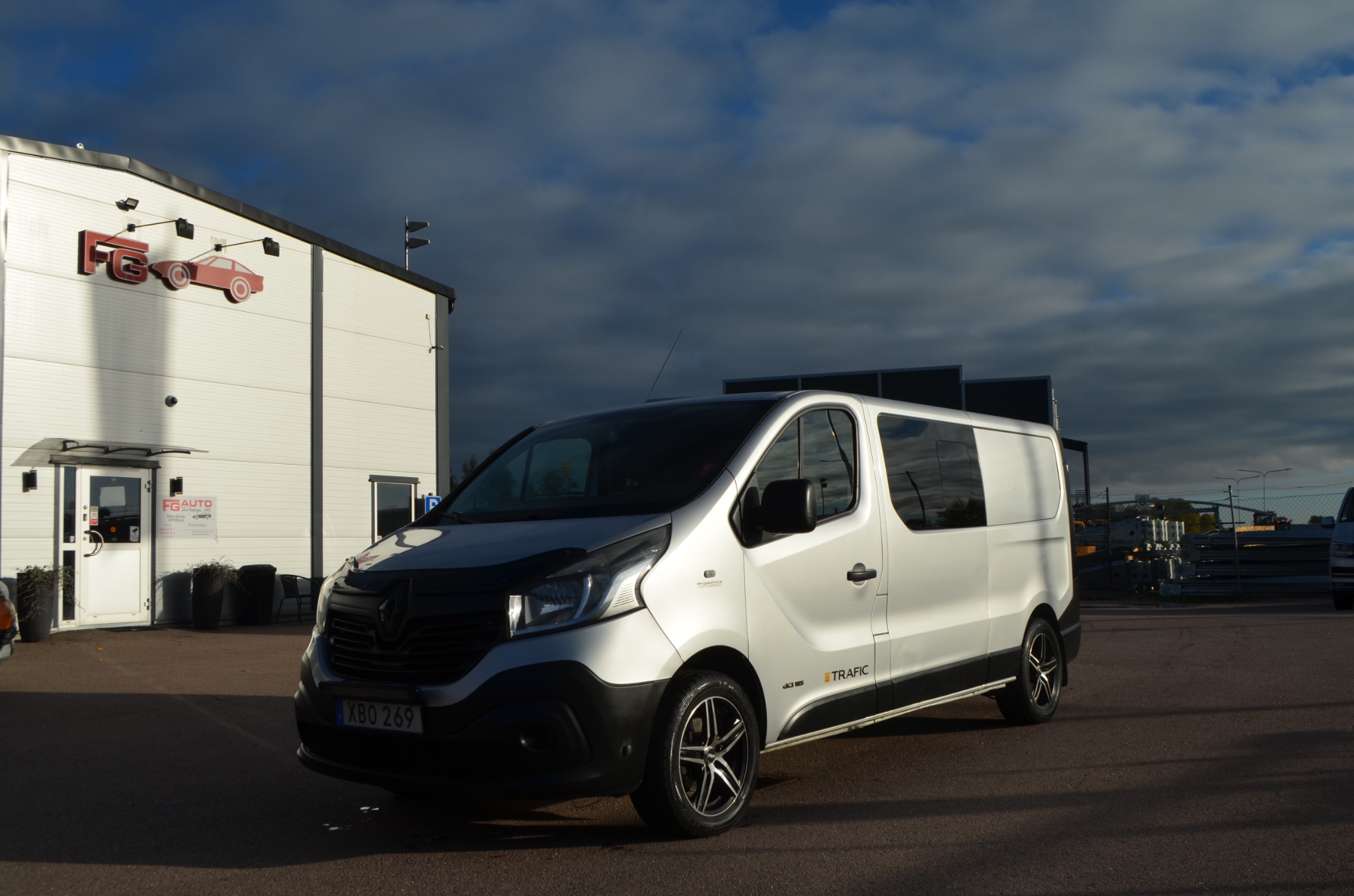Renault Trafic 1.6 dCi 115 2015, kuva 2/10