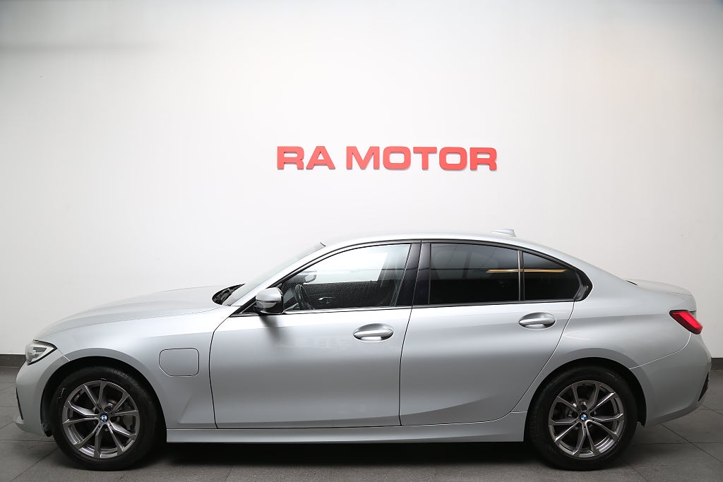 BMW 330e Sedan 292hk Steptronic Sport line Navi P-Sensorer H/K 2020