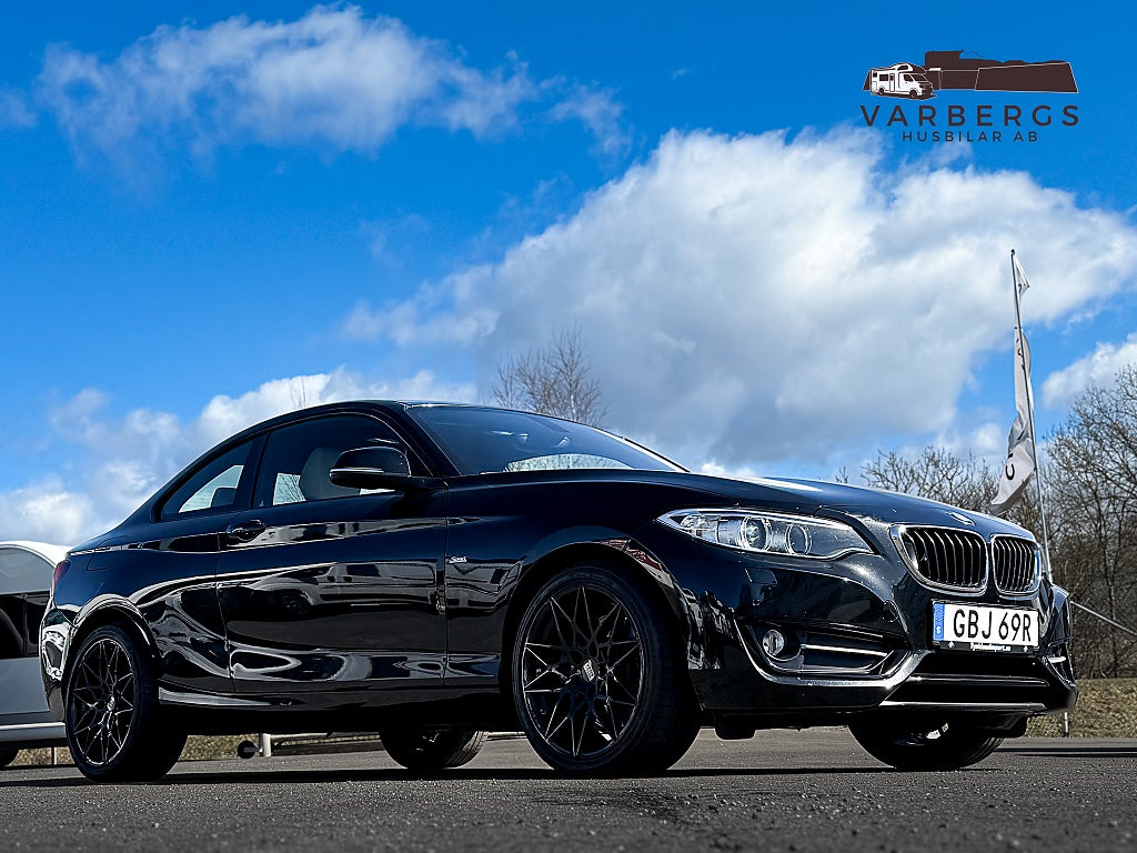 BMW 230 i A F22 Navi Prof *Skinn* Sport Line MOMSBIL *Se spec!