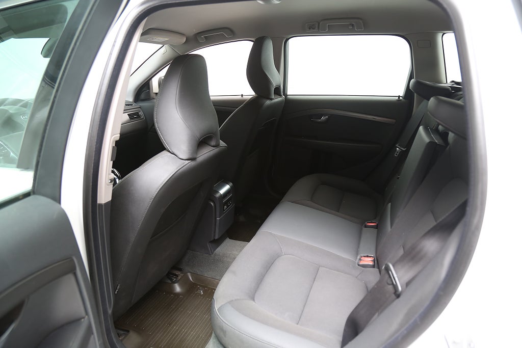 Volvo XC70 D4 181hk Classic Momentum AWD Aut Elstol Värmare Drag 2016