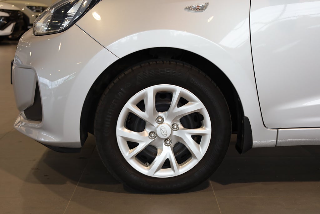 Hyundai i10 1.0 blue 67HK Comfort Rattvärme AUX USB 2018