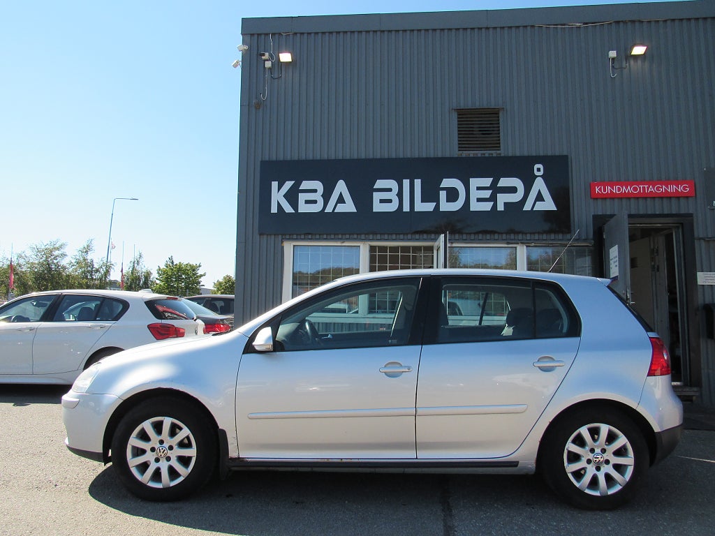 Volkswagen Golf 5-dörrar 1.6  102hk Trendline Euro 4