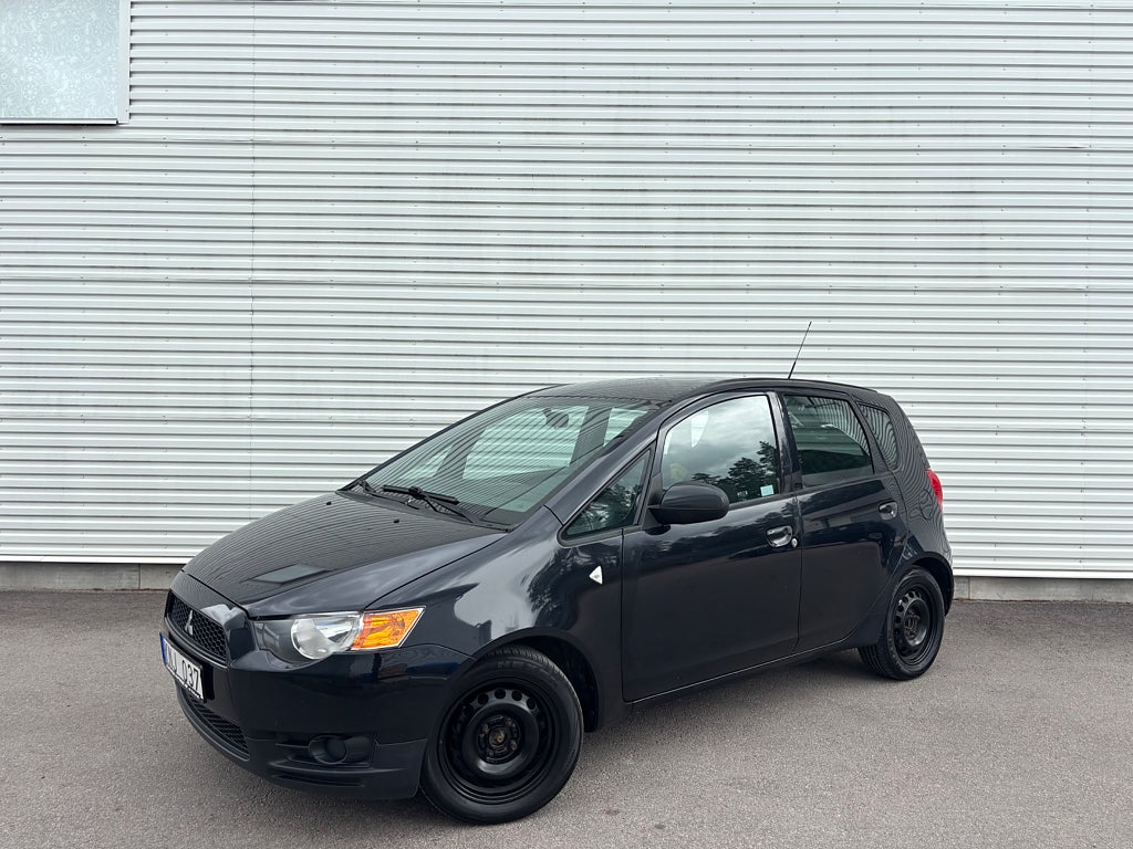 Mitsubishi Colt 5-dörrar 1.3 / 1 Ägare / Låg Mil / Ny Serv / V-Hjul 