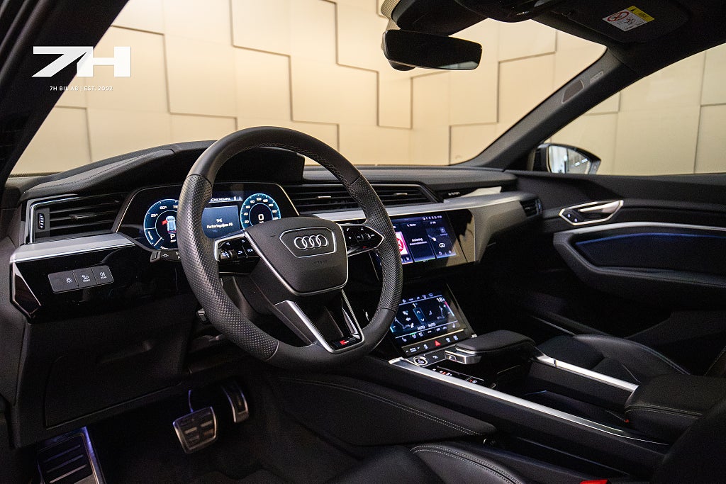 Audi q8-e-tron 55 quattro S line / B&O / Drag / HuD / Luftfjädring