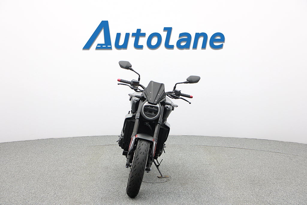 Honda CB1000R *Black Edition Leovince 472 mil!