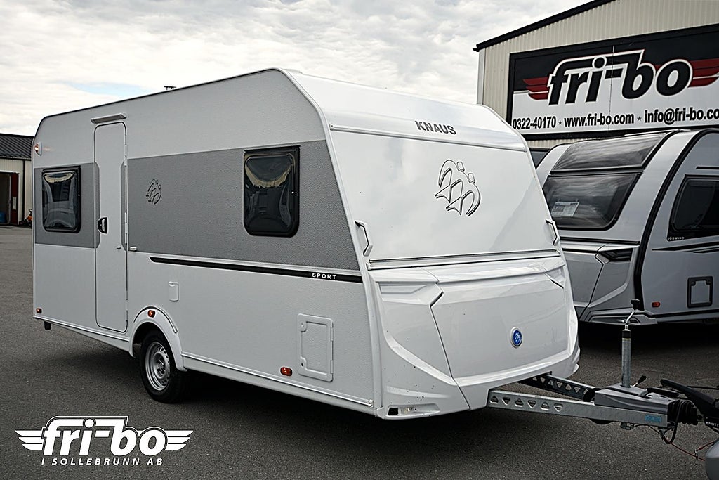Knaus 450 FU Sport, Dubbelbädd