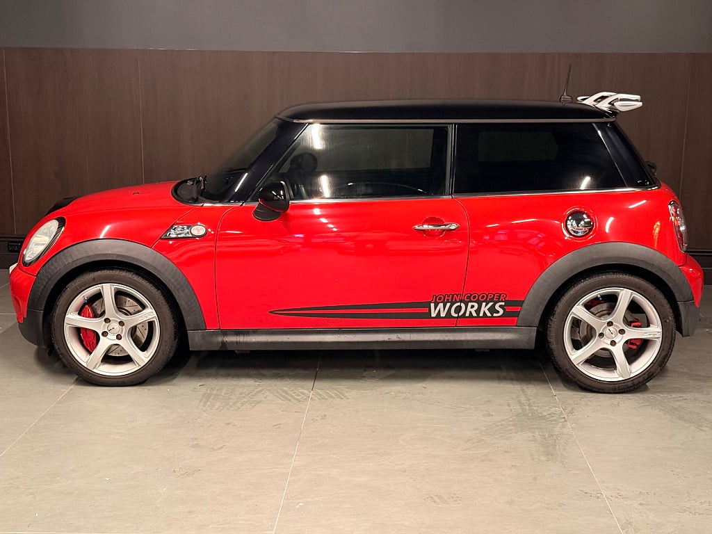 MINI John Cooper Works Svensksåld låga mil, nybesiktigad!