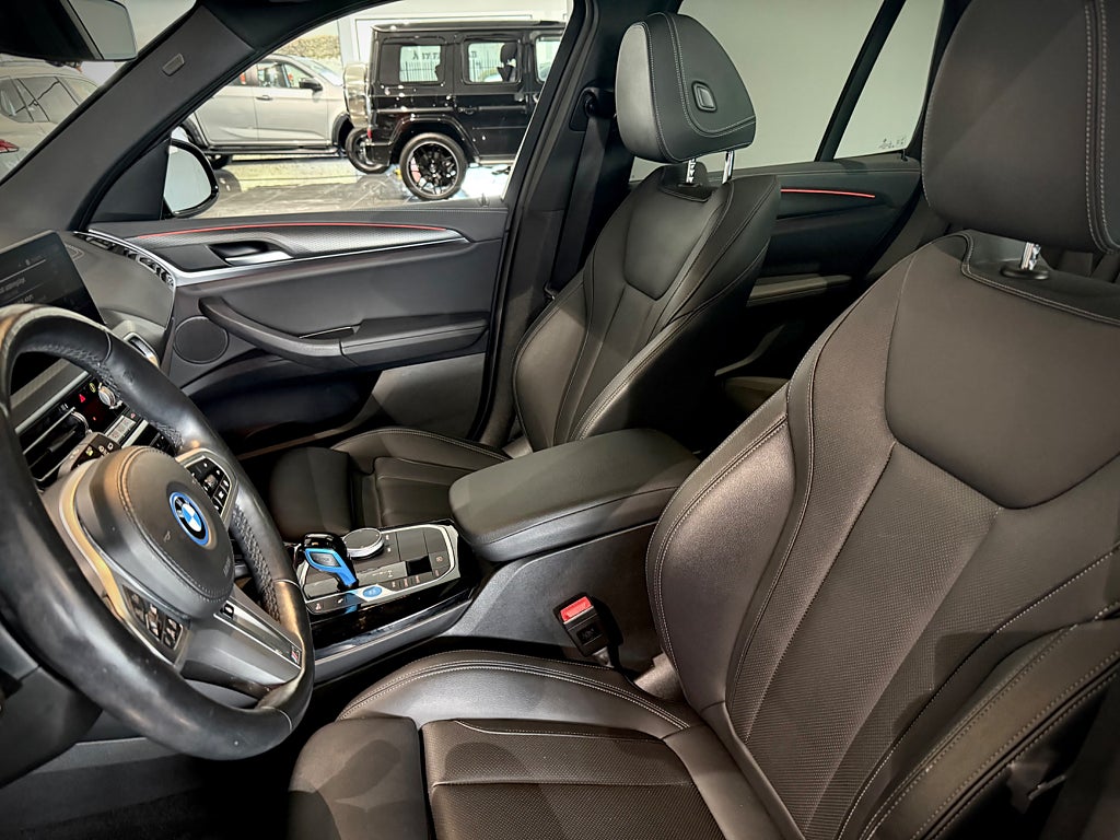 BMW iX3 M Sport Glastak Läder Drag - bild 27
