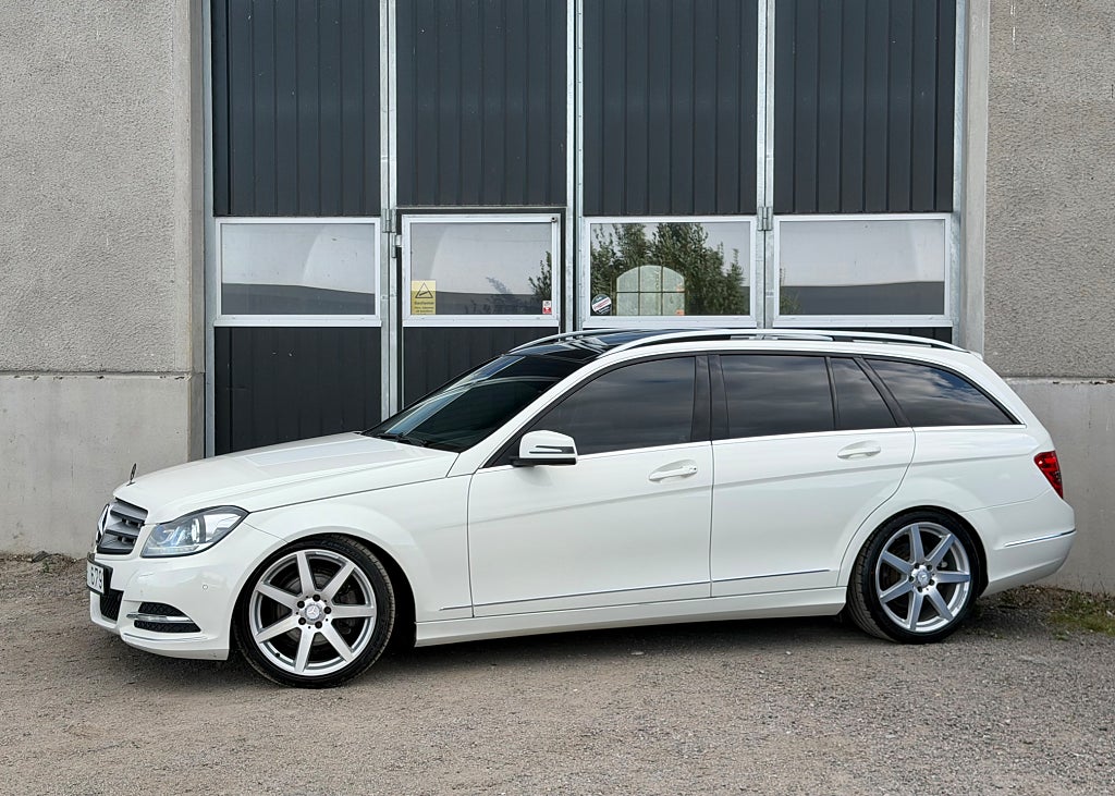 Mercedes-Benz C 250 CDI 4MATIC Plus Avantgarde Värmare Pano Drag Navi 