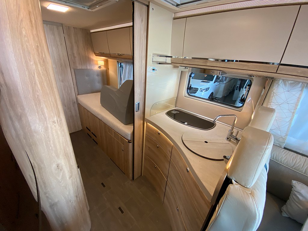 Eura Mobil Profilia 730 EB /ALDE/Solcell/L-bädd/Badrum bak - Eura Mobil