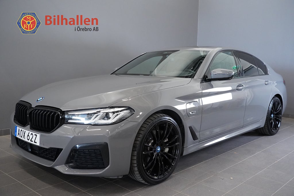 BMW 545e xDrive Sedan M-Sport *360 *Head Up *Navi *Taklucka