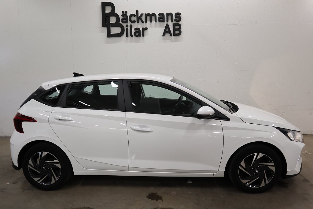 Hyundai i20 1.2 MPi 84 hk Essential Backkamera CarPlay Rattvärme