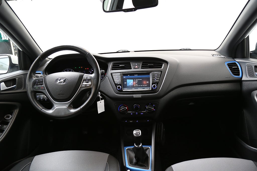 Hyundai i20 1,2 84hk Go! Edition Navi/Kamera Motorvärmare 2016