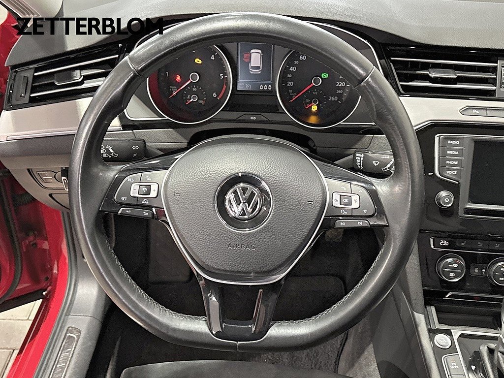 Kombi Volkswagen Passat 12 av 15