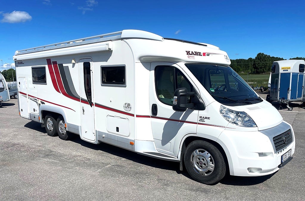 Kabe TM 880 LT Aut skinn AC enkelsängar toa bak