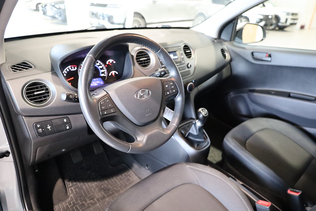 Hyundai i10 1.0 blue 67HK Comfort Rattvärme AUX USB 2018