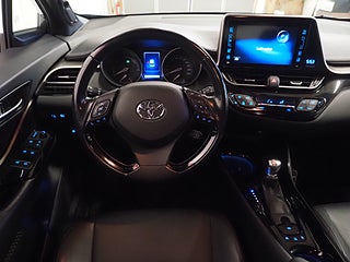 SUV Toyota C-HR 14 av 24