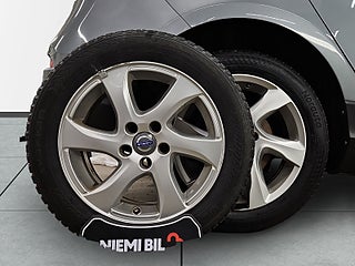 Volvo V40 Cross Country D2 Momentum Drag/D-värme/Navi/S&V