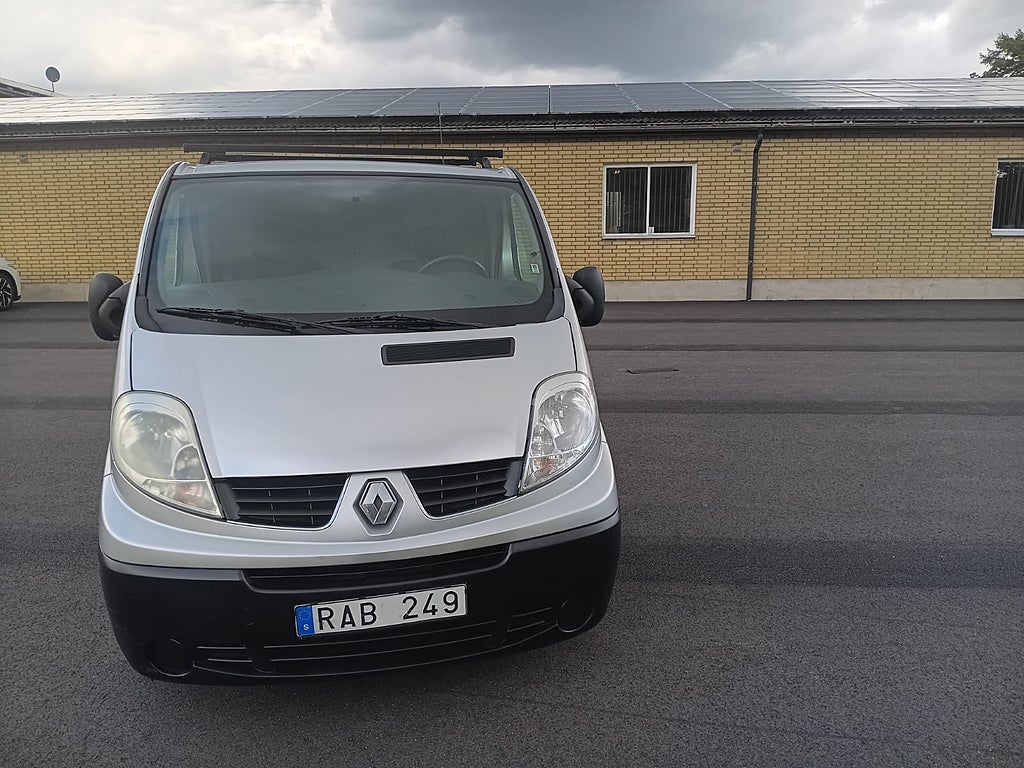 Renault trafic Skåpbil 2.9t 2.5 dCi Euro 4