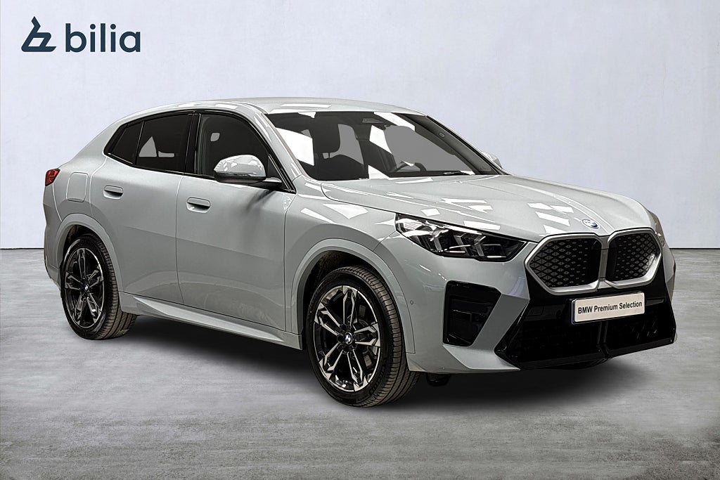 BMW iX2 xDrive30-M Sport-Dragkrok-Adaptiv Farthållare-Rattvärme