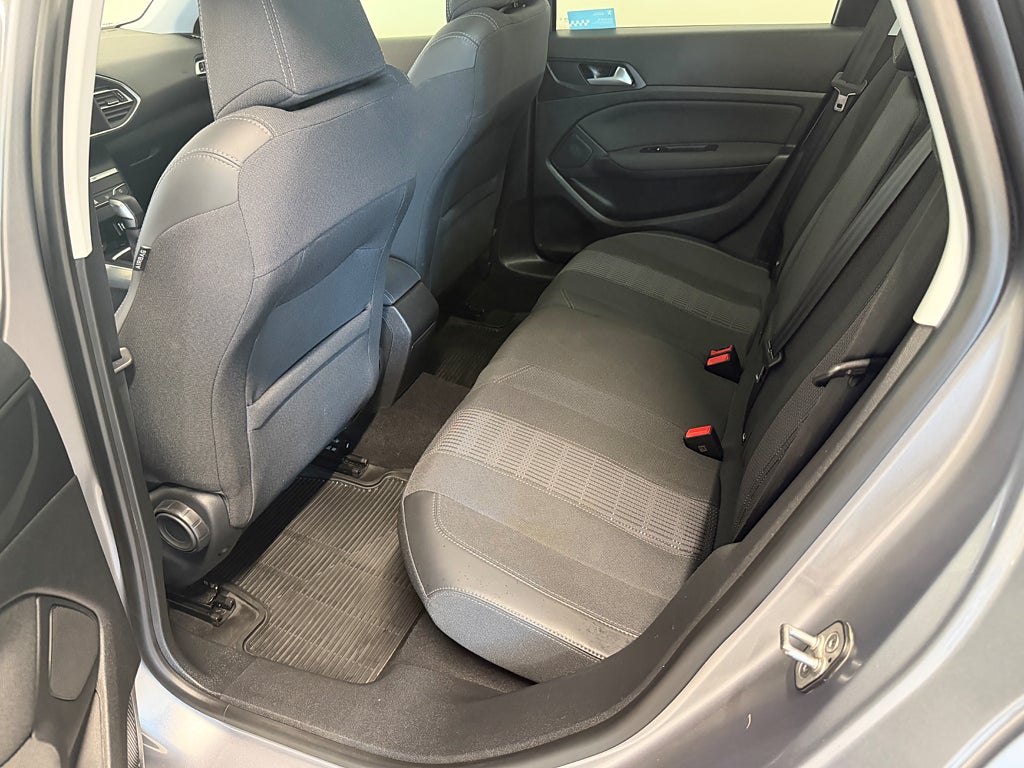 Peugeot 308 SW 1.2 PureTech 130 EAT Allure SoV Hjul thumbnail