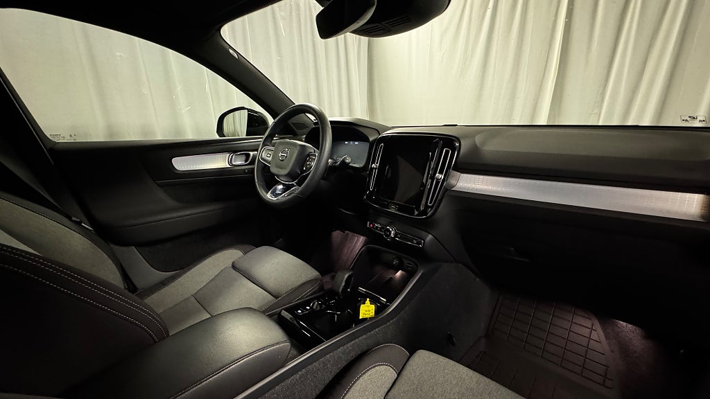 Volvo XC40 Recharge T4 211hk Plus Dark Drag 360-Kamera Elstolar bild 22