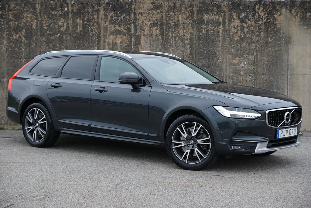 Volvo V90 Cross Country D4 AWD Pro 1-Brukare Drag Värmare Fullservad V
