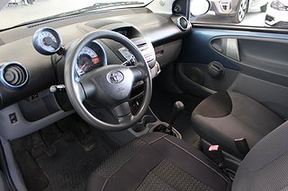 Halvkombi Toyota Aygo 10 av 13