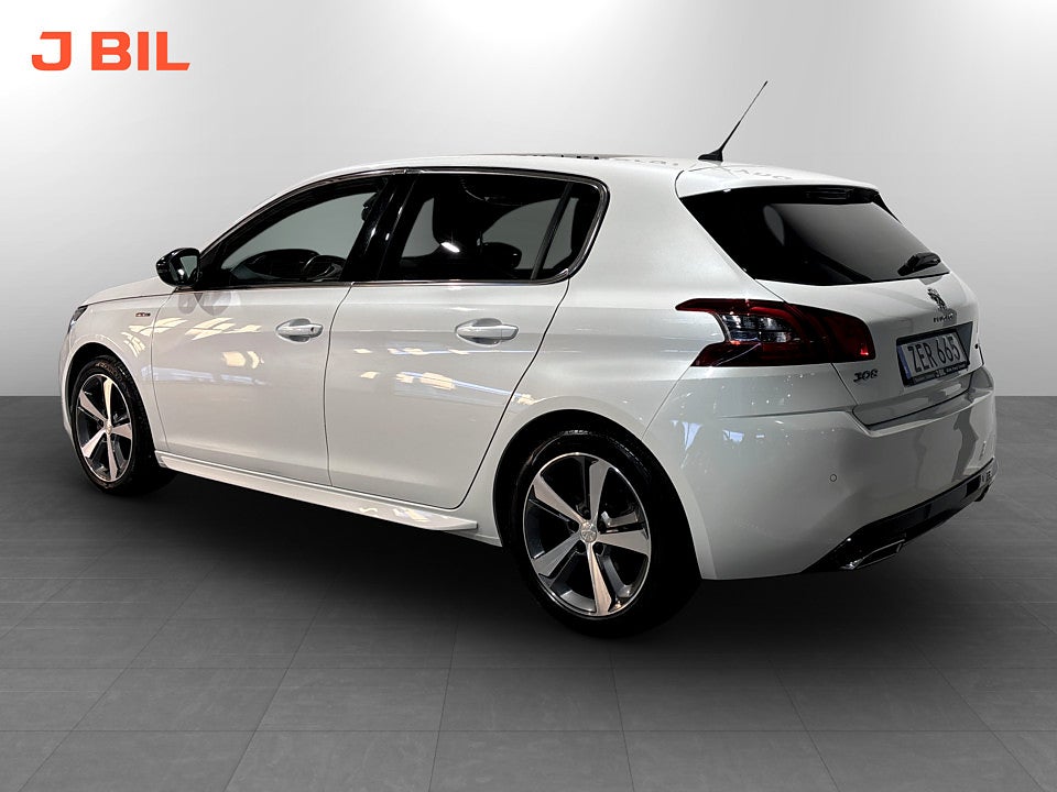 Bild på Peugeot 308 5D GT-Line 1.2 PT 130hk PANO CARPLAY