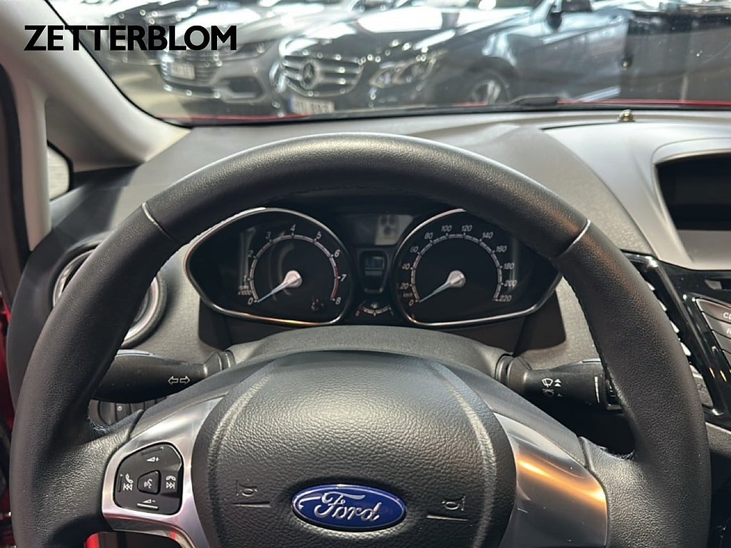 Halvkombi Ford Fiesta 11 av 19