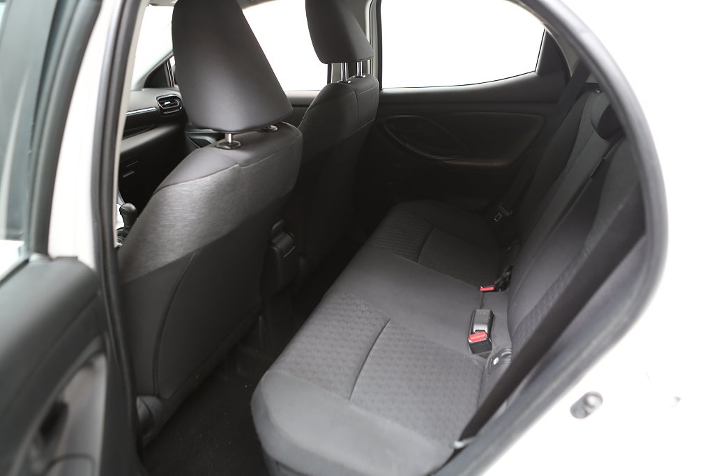 Toyota Yaris 1,5 VVT-i Hybrid CVT Active 5D Dragkrok 2020