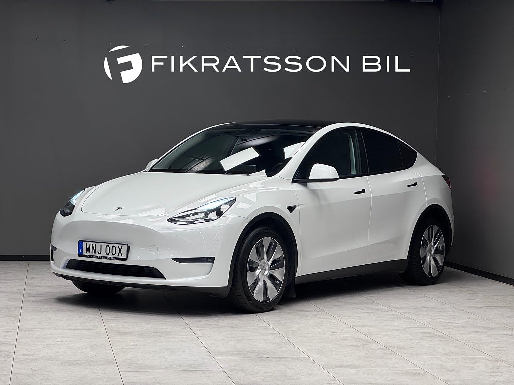 Tesla Model Y Long Range AWD / Dragkrok / Panorama / Värmepump