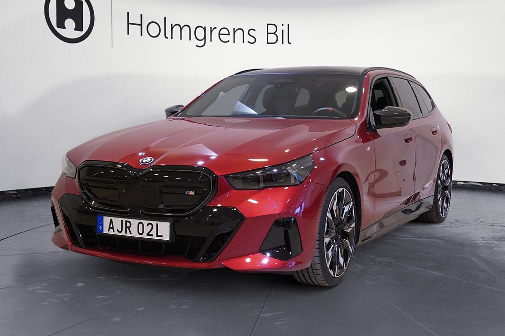 BMW i5 M60 xDrive Touring M-Sport Pro, Dragkrok, Panorama, Komfortstol