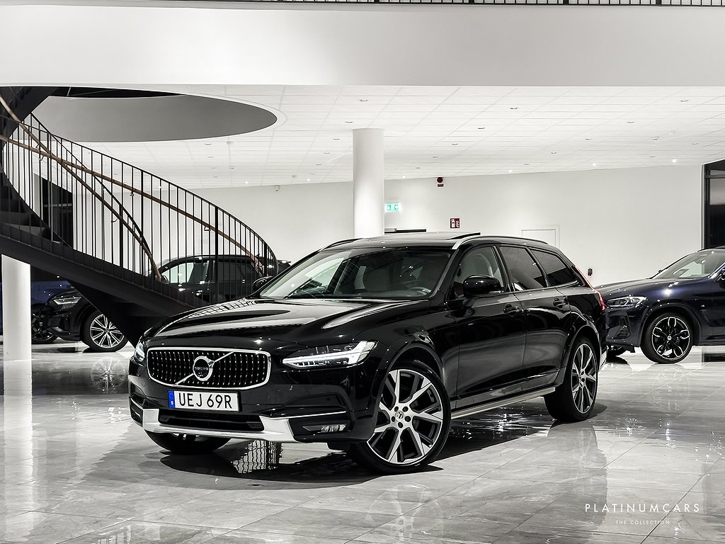 Volvo V90 Cross Country T6 AWD Pro Edition 310hk / B&W / HUD