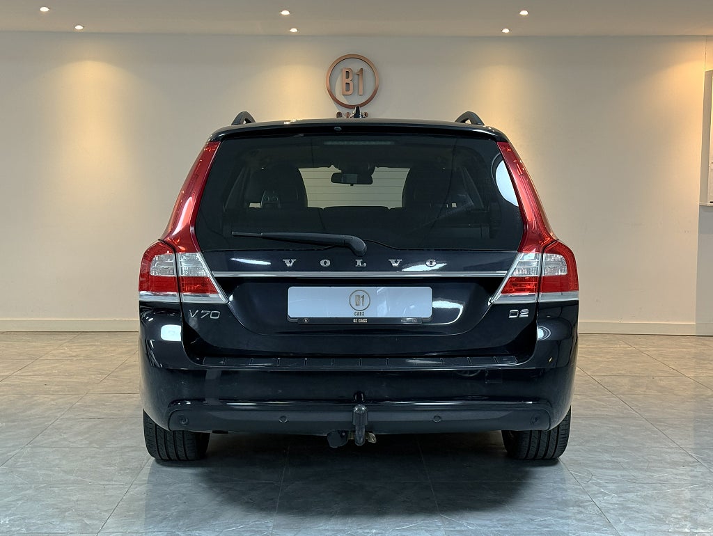 Volvo V70 D2 Geartronic MOMENTUM DRAGKROK FULLSERVAD RATTVÄRME