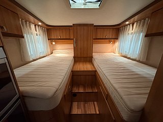Husbil-integrerad Hymer B674 Highlight 150HK 10 av 18