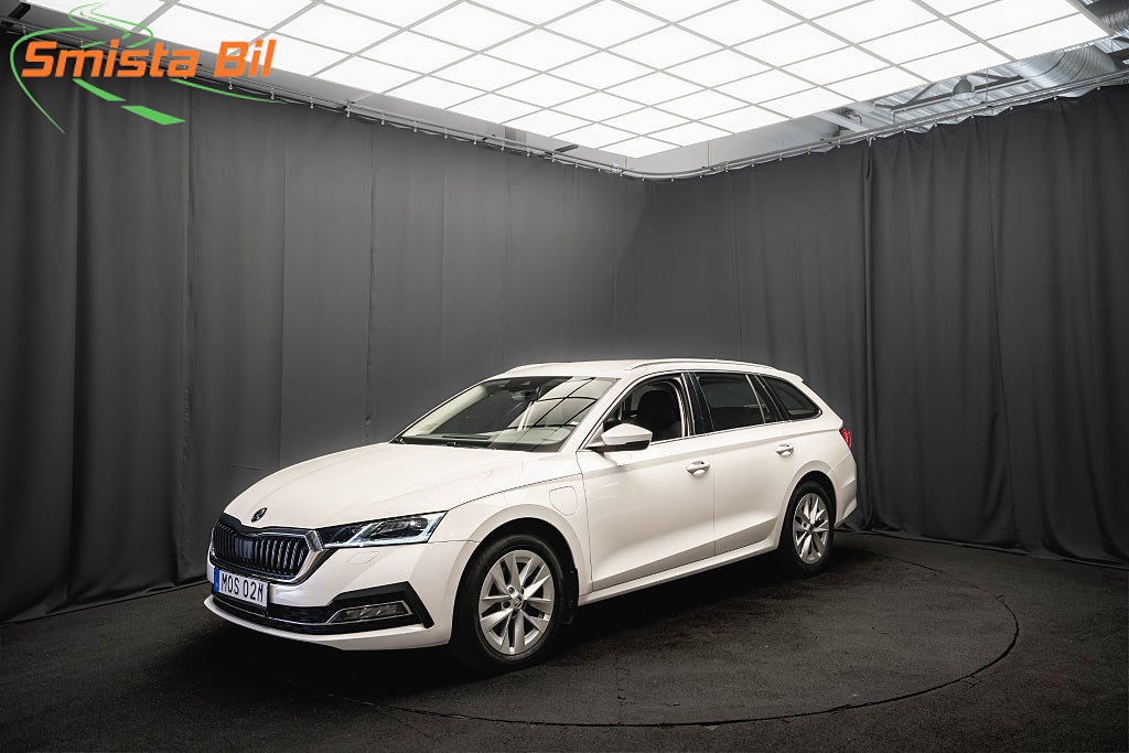 Skoda Octavia Kombi iV Plug-in STYLE B-VÄRMARE KAMERA MATRIX 204hk