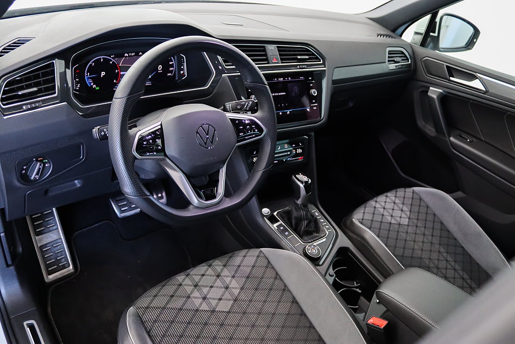 Volkswagen Tiguan 2.0 TDI 4Motion R-Line Värmare Drag Navi